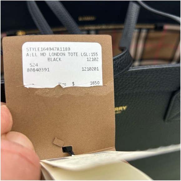 Women's Burberry pebble grain, leather check lined, - Picture 5 of 8